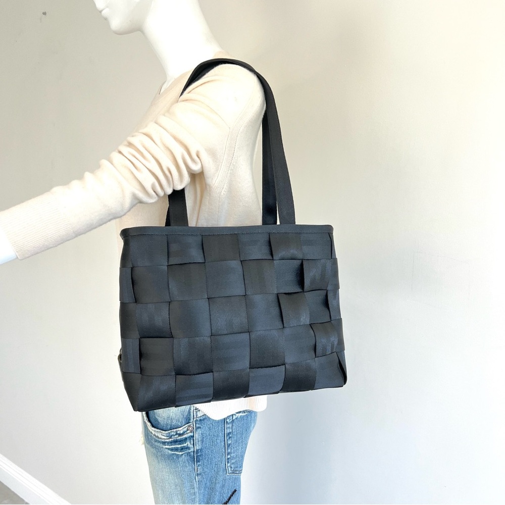 HARVEYS Seatbelt Original Black Woven Double Handle Carry All Shoulder Bag Tote